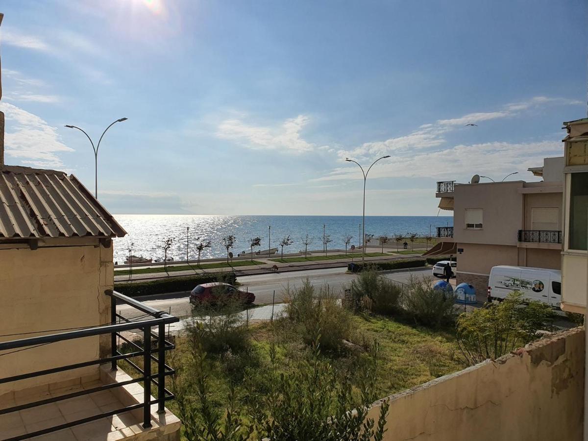 Theos Apartment أليكسانثيربوليس المظهر الخارجي الصورة