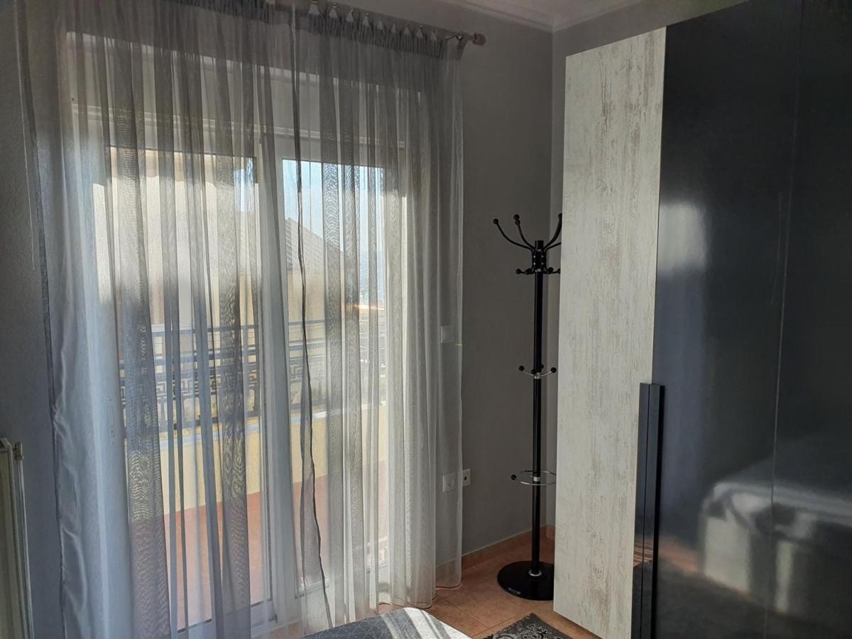 Theos Apartment أليكسانثيربوليس المظهر الخارجي الصورة