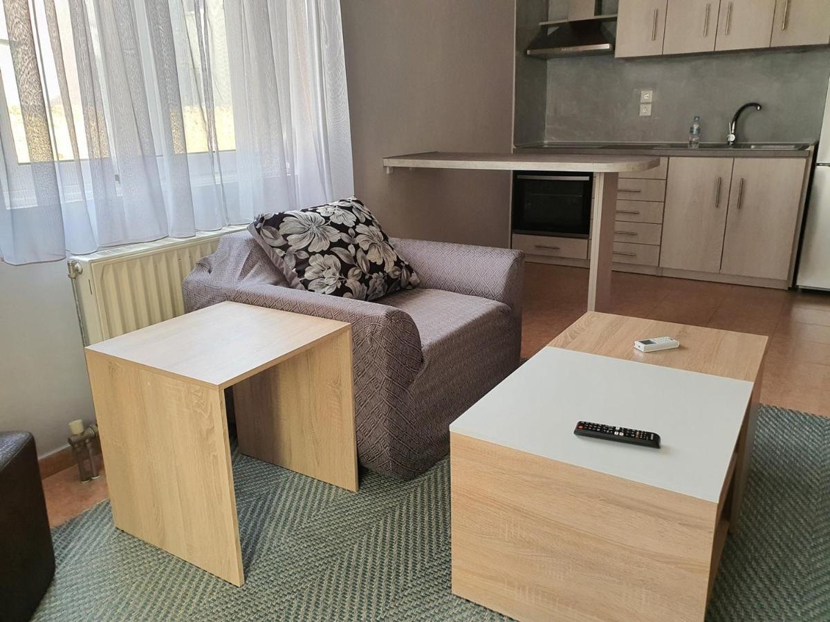 Theos Apartment أليكسانثيربوليس المظهر الخارجي الصورة