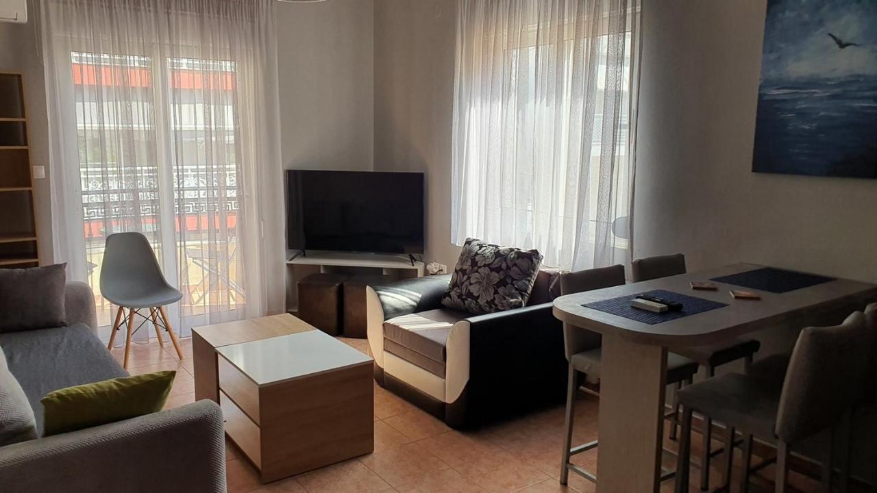 Theos Apartment أليكسانثيربوليس المظهر الخارجي الصورة